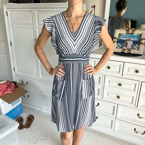 Monteau Dresses & Skirts - Monteau Striped Dress w/ Pockets